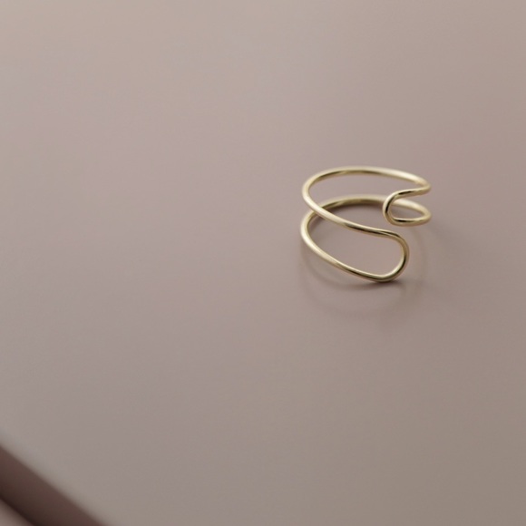 Minimalist Midi Ring | 14k Gold Plated - Picture 5 of 8